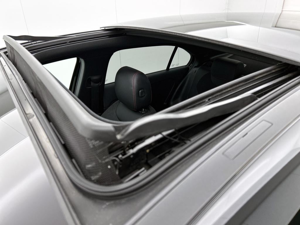 Mercedes-Benz A-Klasse 180 business solution amg | panoramadak | sfeerverli