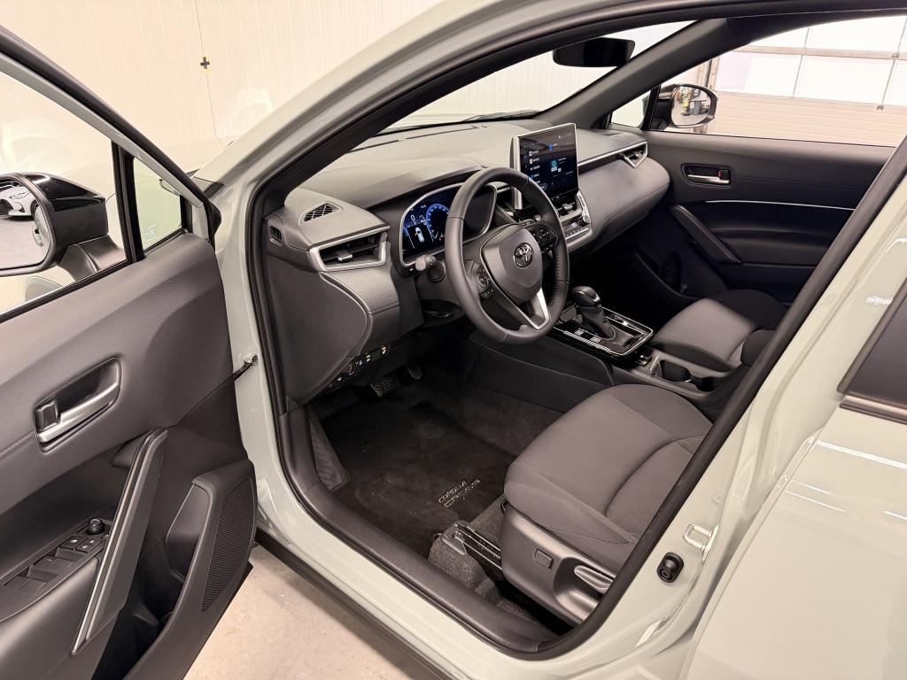 Toyota Corolla Cross hybrid 140 dynamic| adapt. cruise| stoel/stuur verw.| 