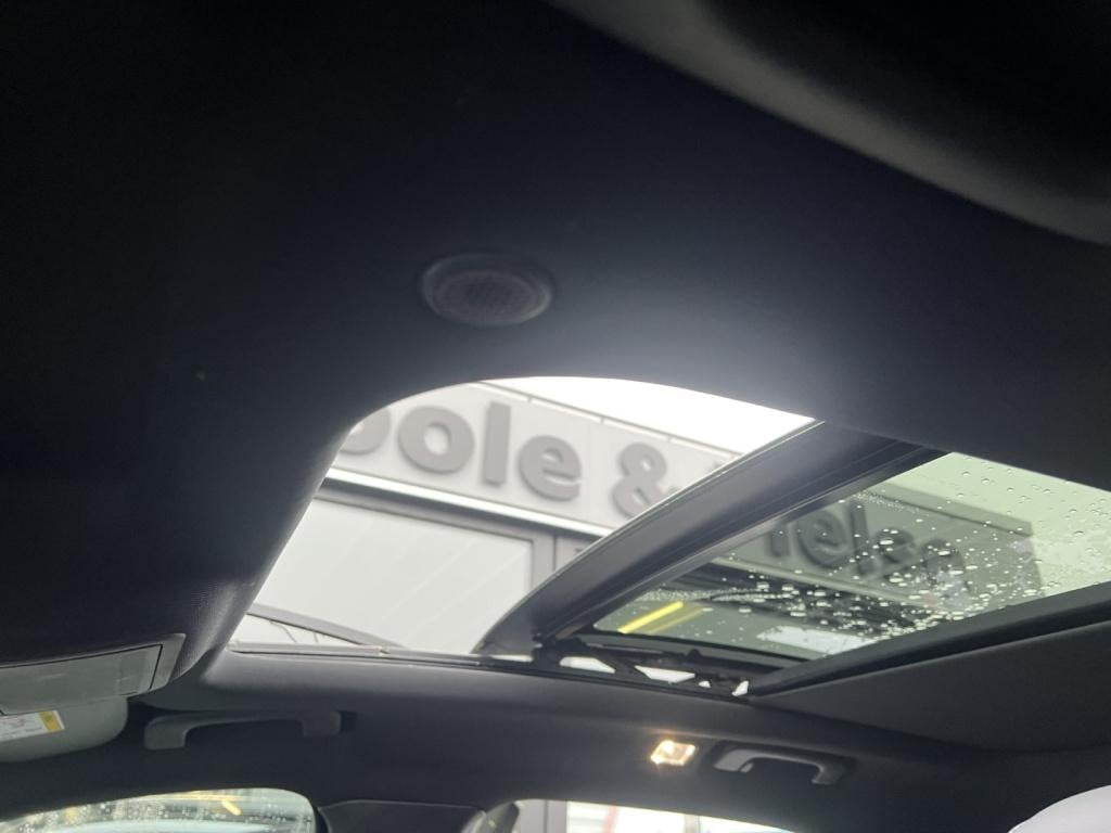 Ford Kuga 2.5 phev e-cvt 225pk st-line x , pano dak , 19inch , voorruitverw