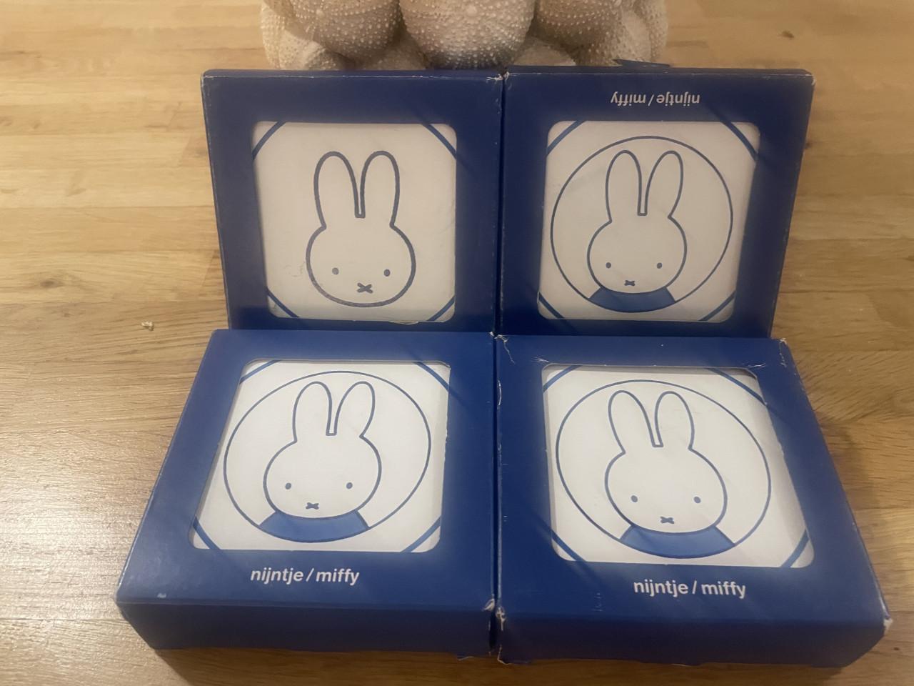 16 Nijntje tegels 10x10 cm Delfts blauw