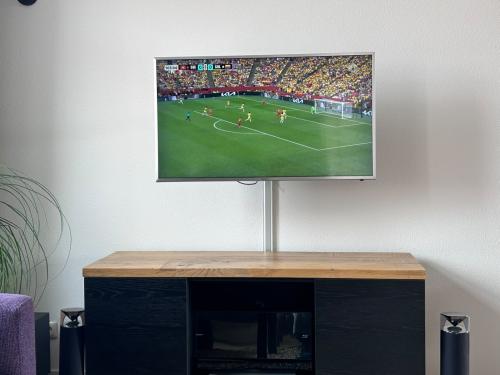 Smart tv Samsung met boxen en subwoofer