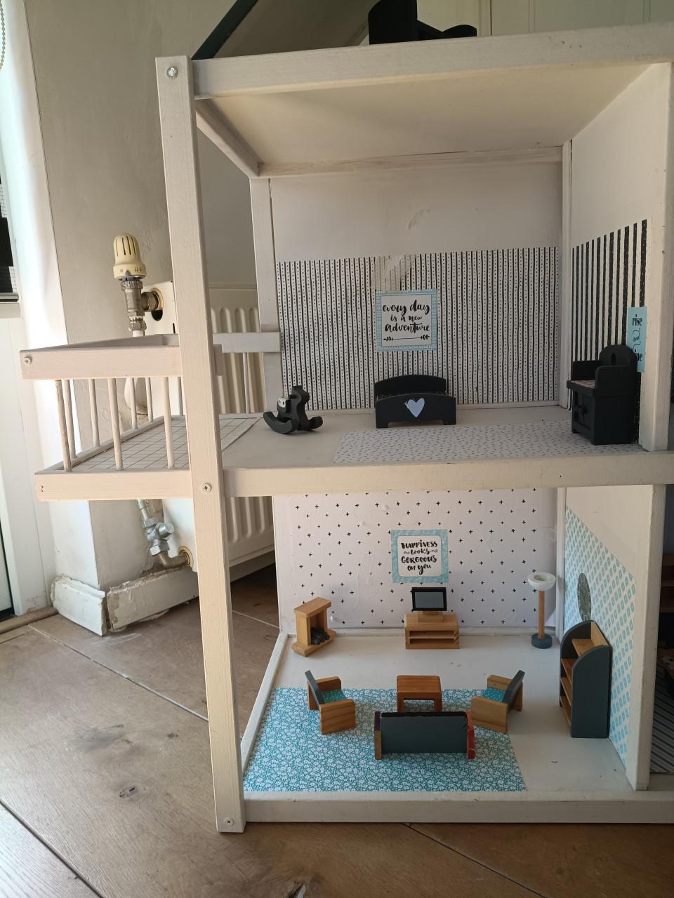 Mooi wit poppenhuis