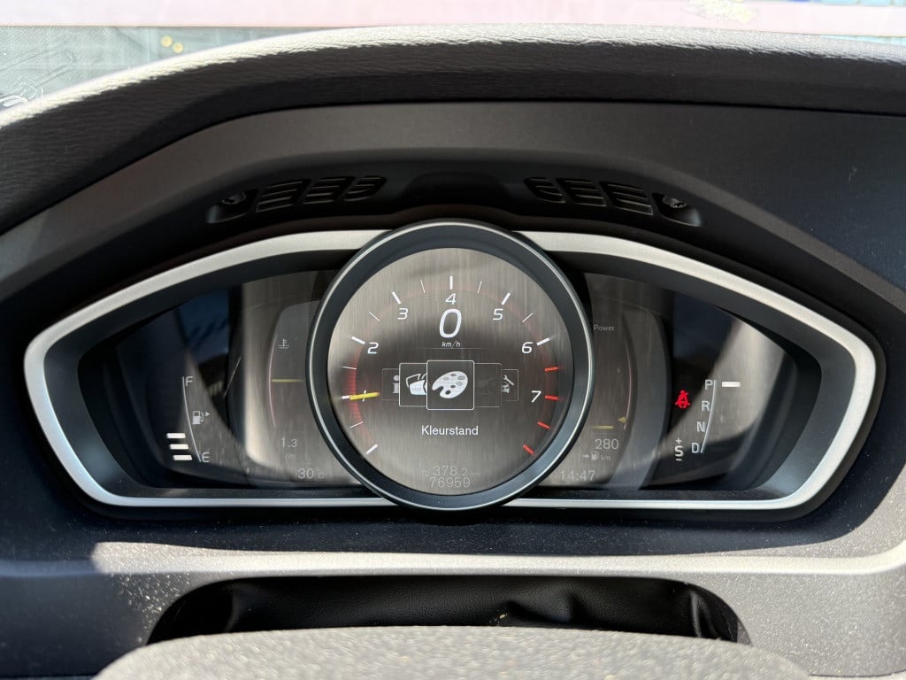 Volvo V40 t3 153pk aut6 polar+ sport| panodak| camera| h&k sound| trekhaak