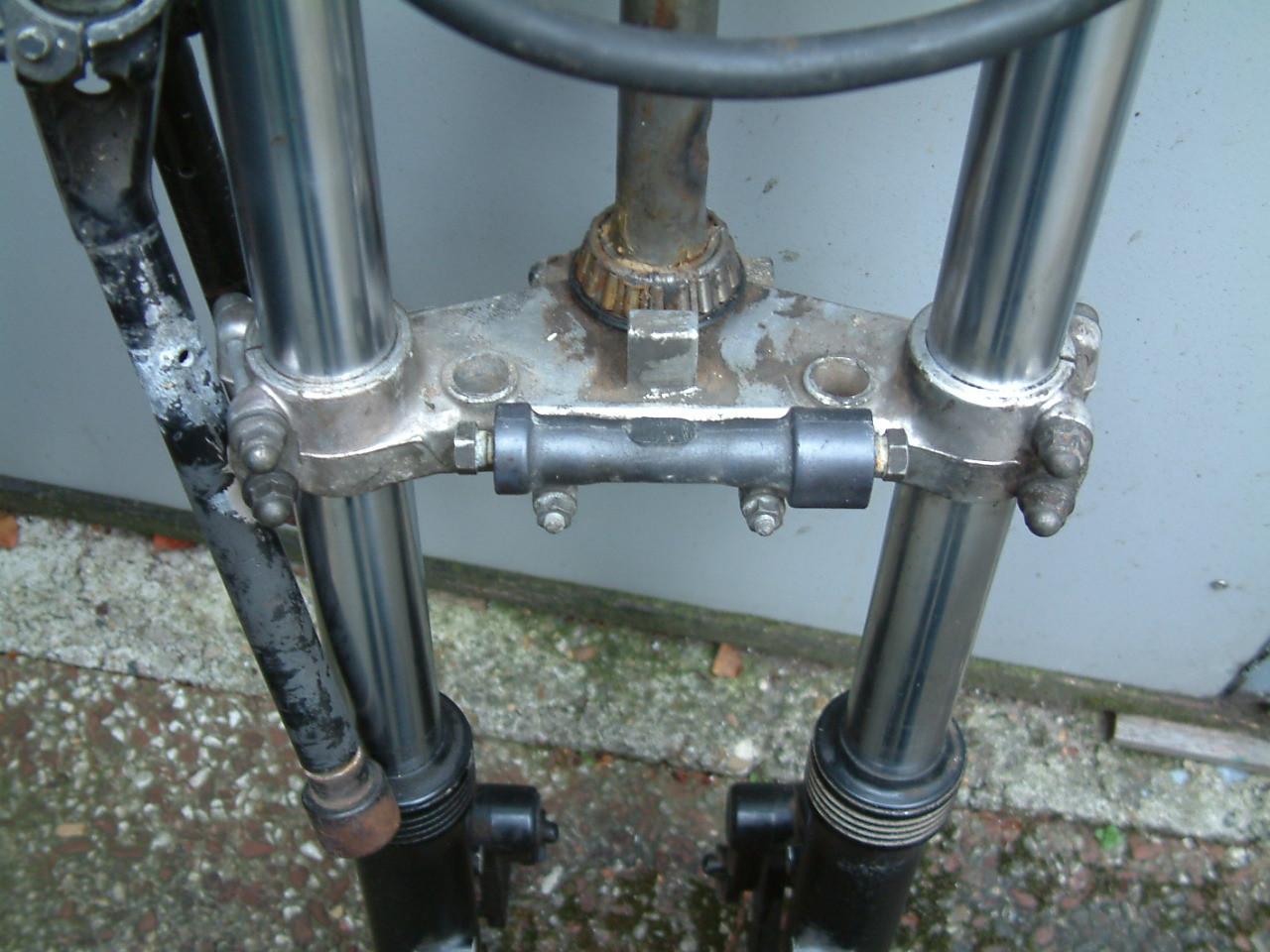 Schokbrekers  ook  koni   34 en 36 cm h o h  en voorvorken  35 -37 -38 mm