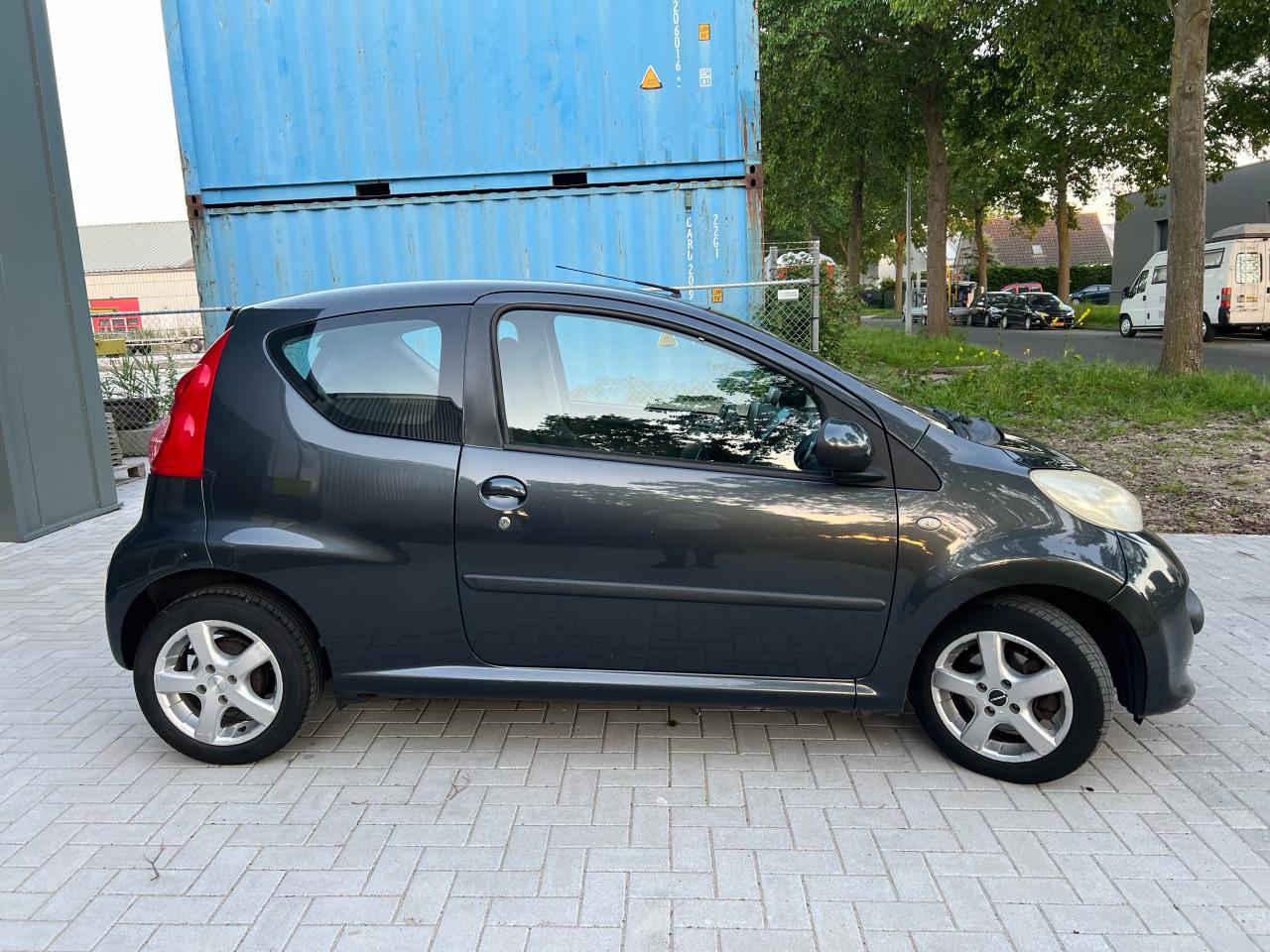 Peugeot 107- 1.0-12V XR Airco/ Scherm