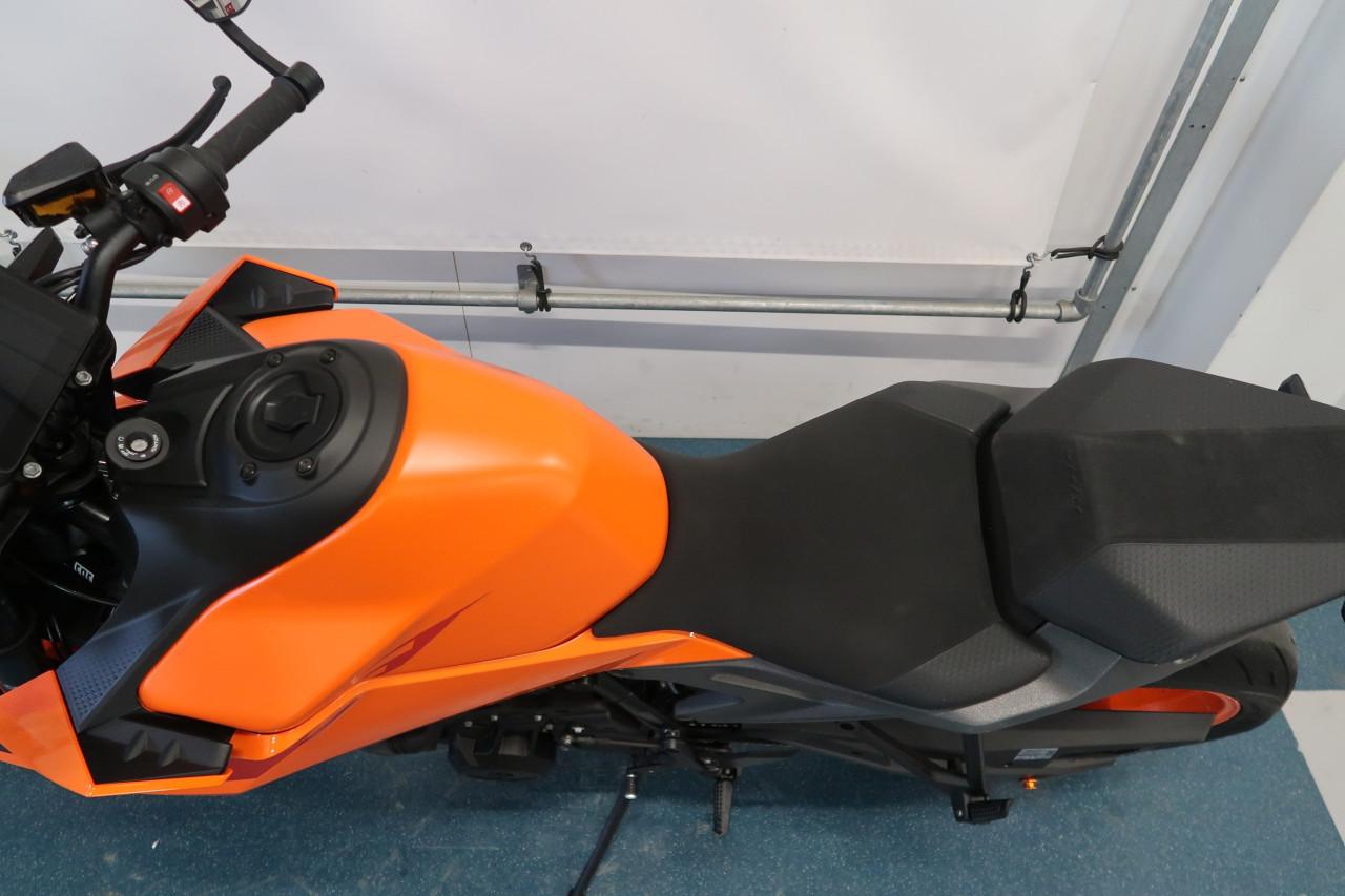 KTM 990 Duke 2024 in nieuwstaat slecht 1900km