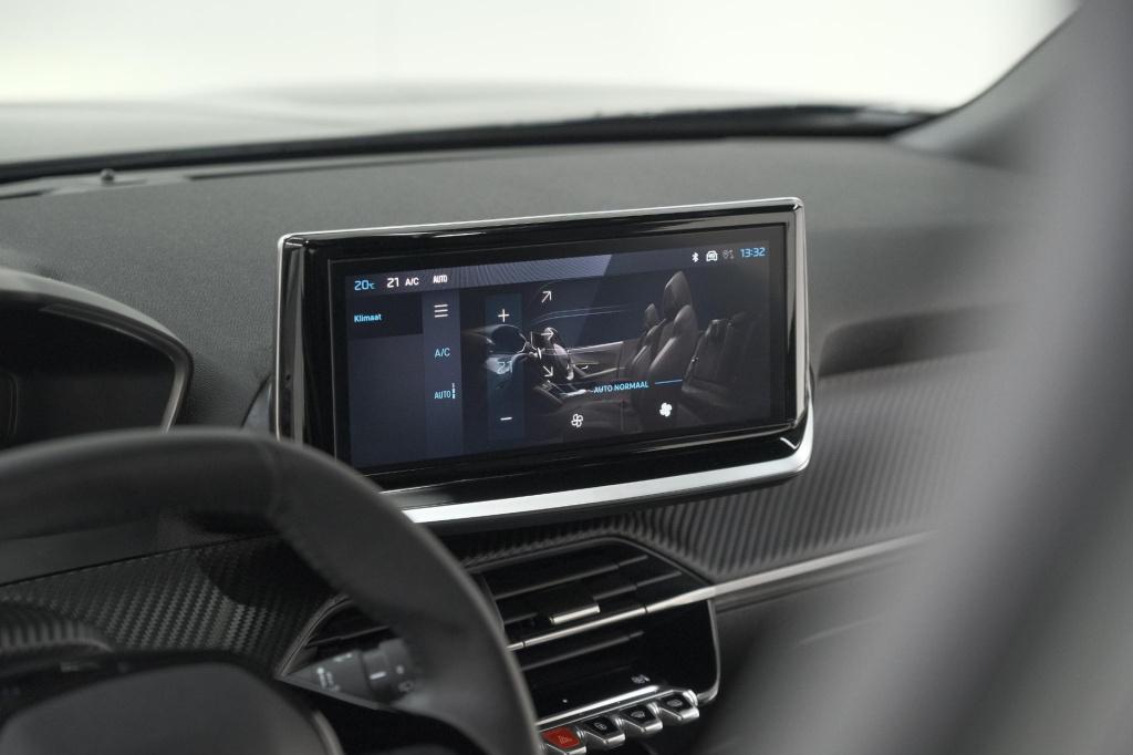 Peugeot 2008 puretech 100 allure | apple carplay | parkeersensoren | climat
