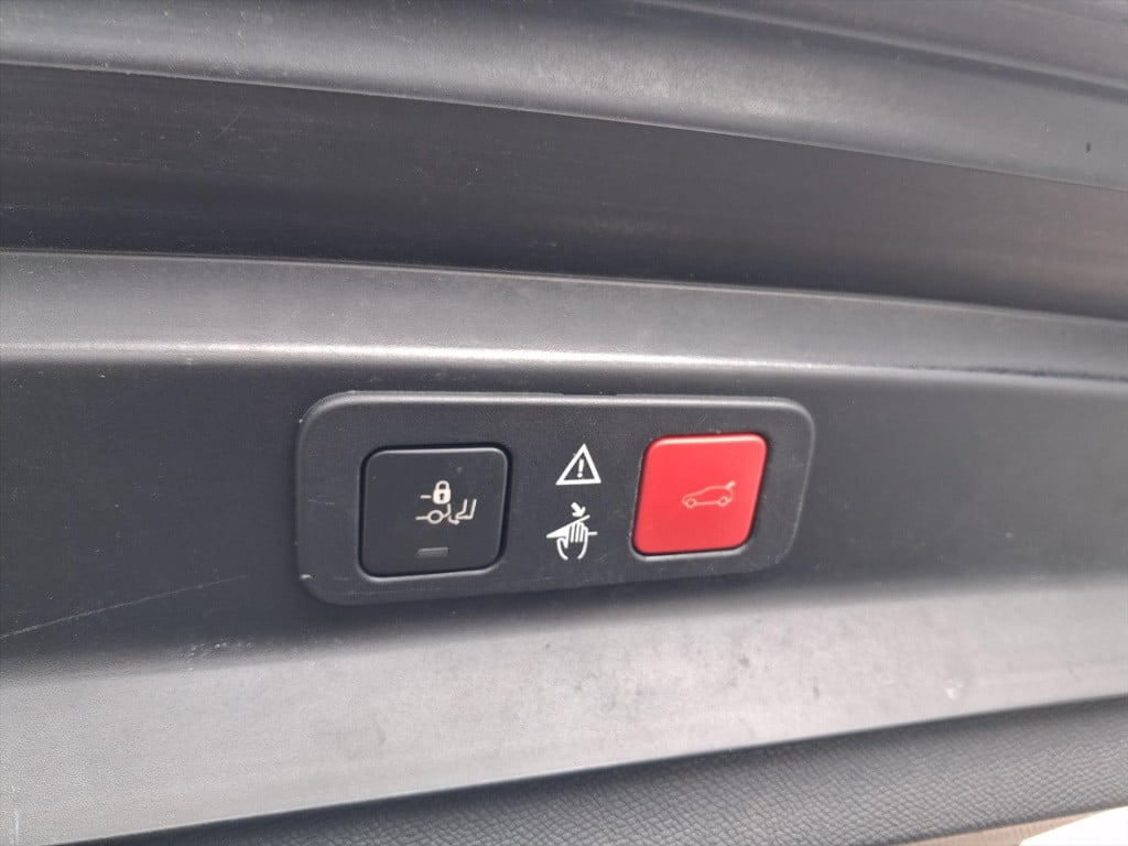 Peugeot 5008 1.2 pt 130pk s&s gt-line 7p navigatie | trekhaak | apple carpl