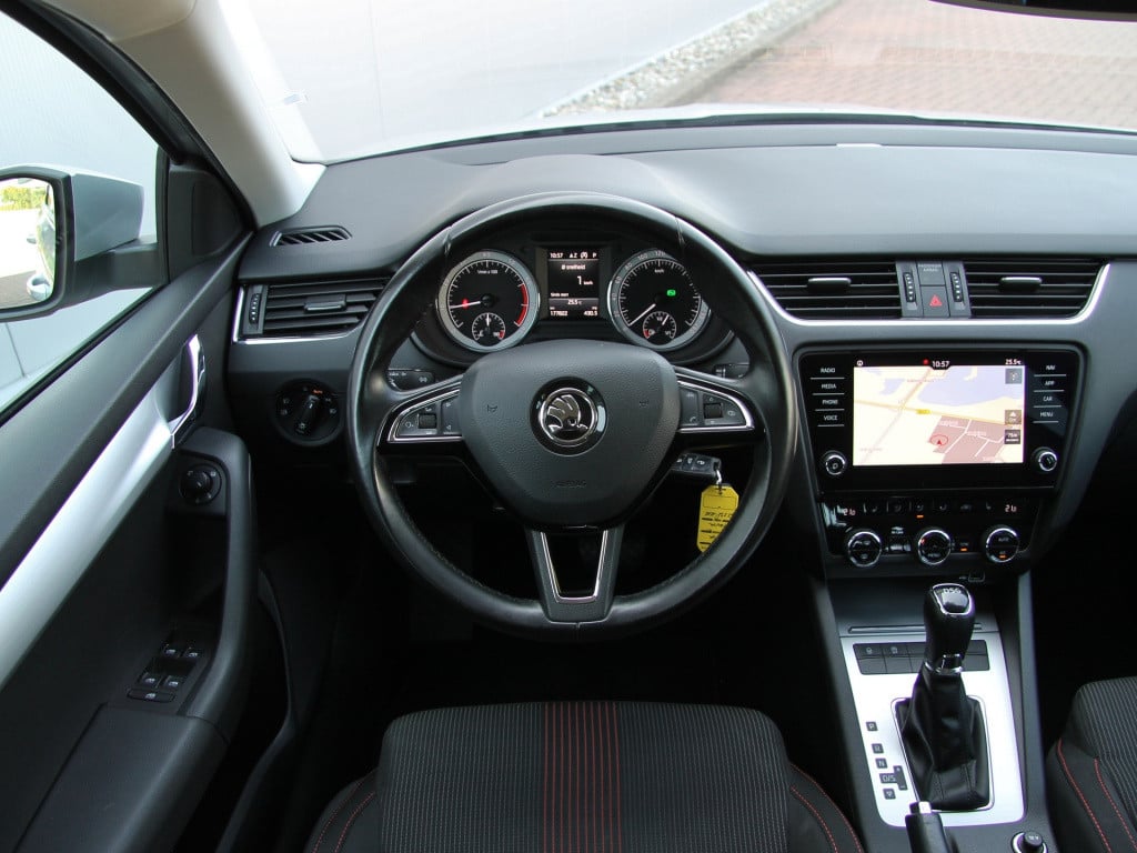 Skoda Octavia combi 1.0 tsi 116pk dsg style sport | kuipstoelen