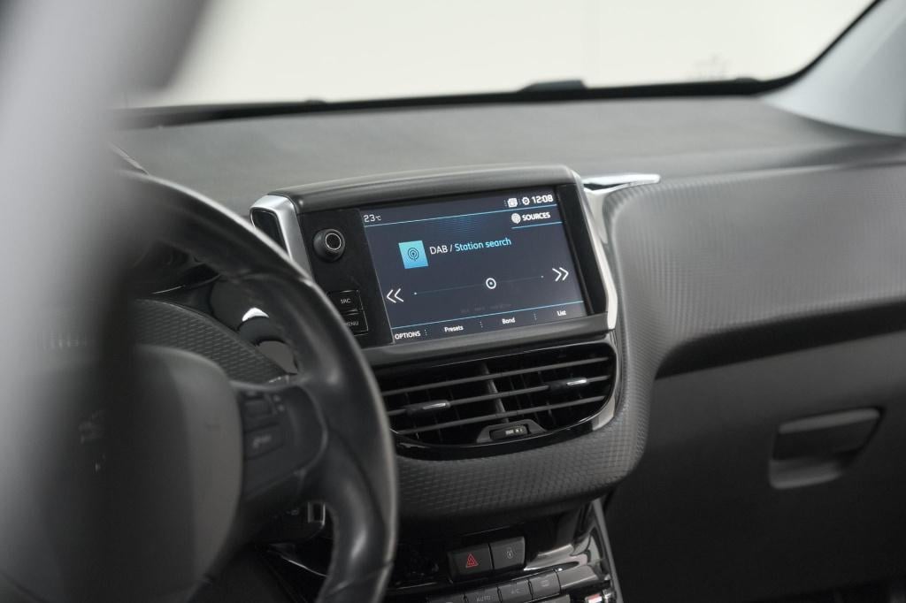 Peugeot 208 puretech 82 blue lease allure | parkeersensoren | climate contr