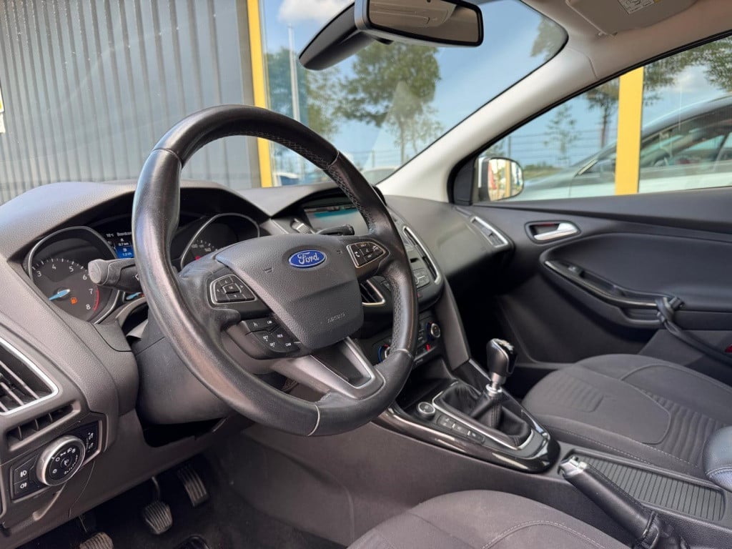 Ford Focus wagon 1.5 titanium edition