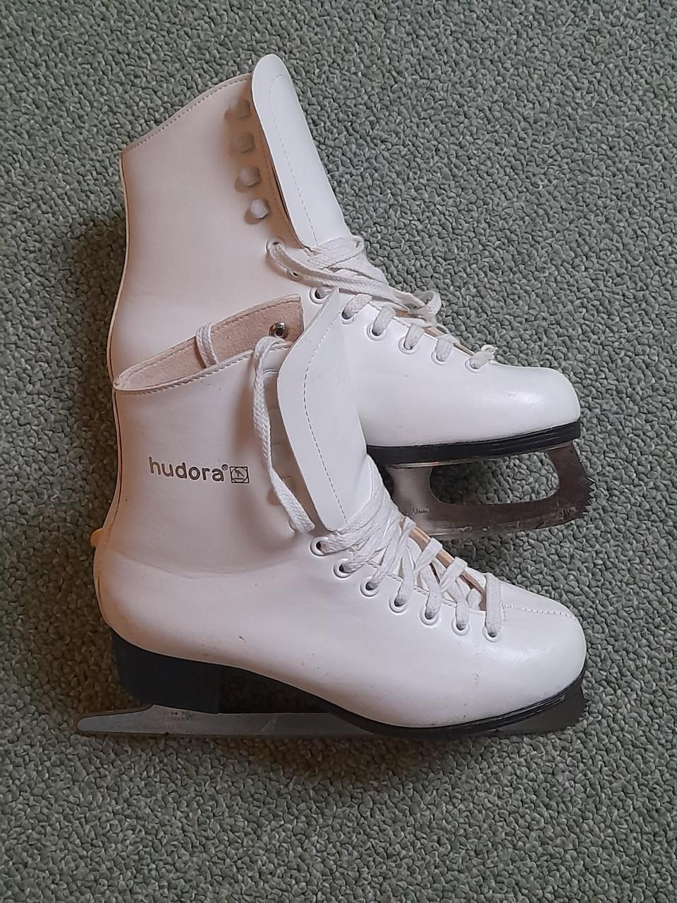 Witte kunstschaatsen