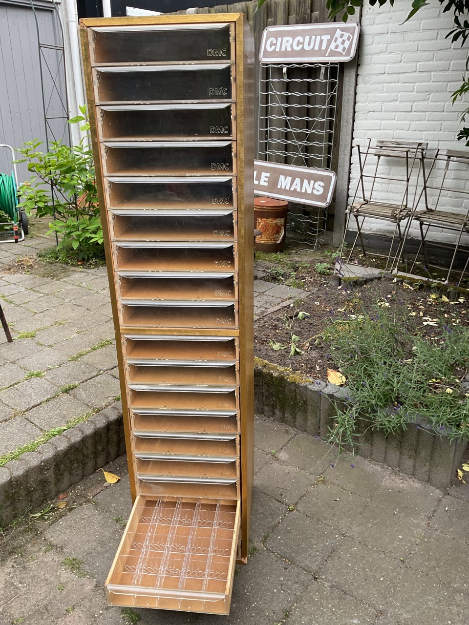 Fournituren kast DMC