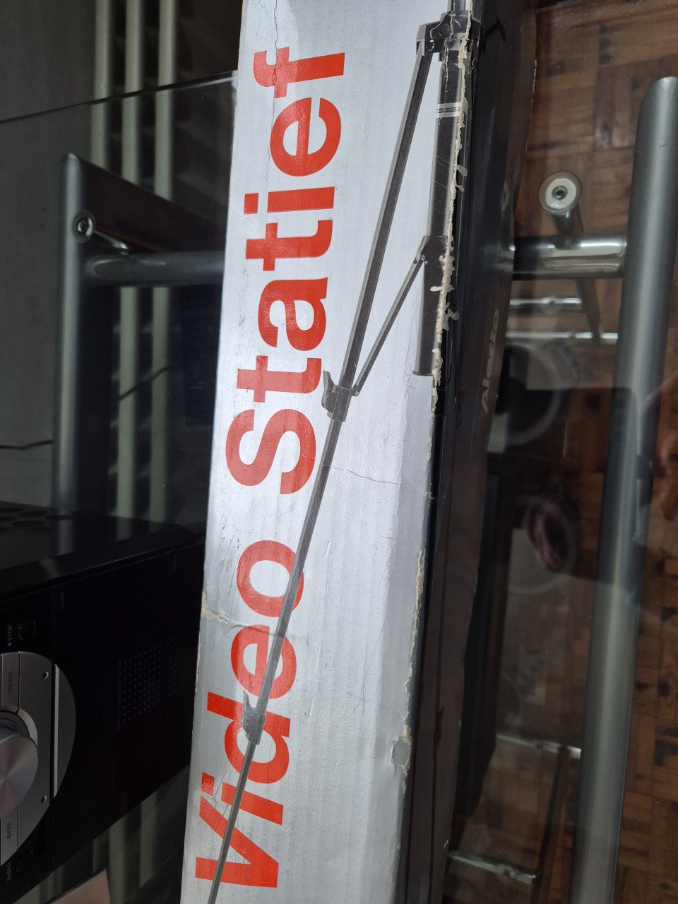 Groot projectiescherm plus tafeltje, plus statief