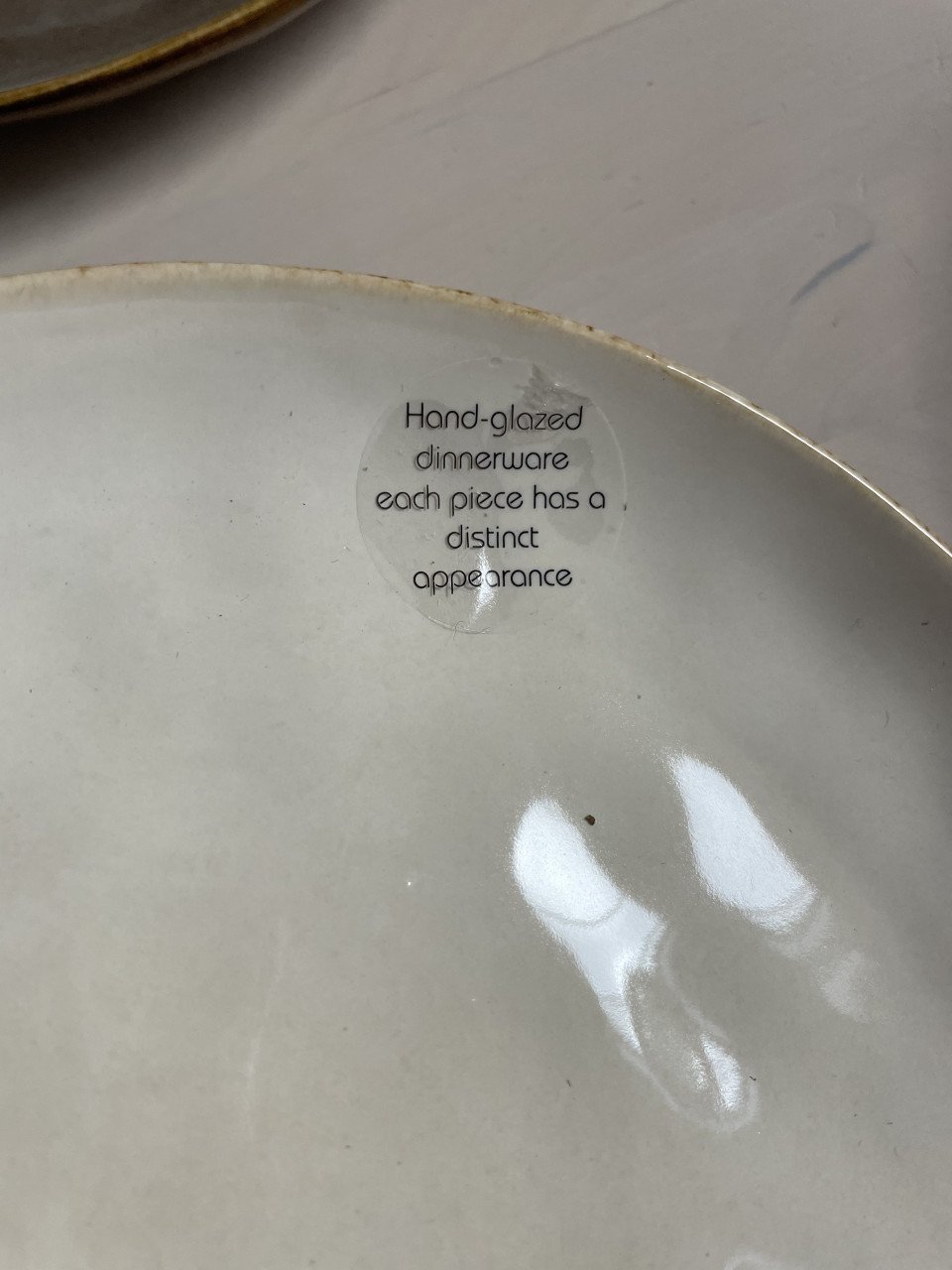 Nieuw aardewerk servies Action