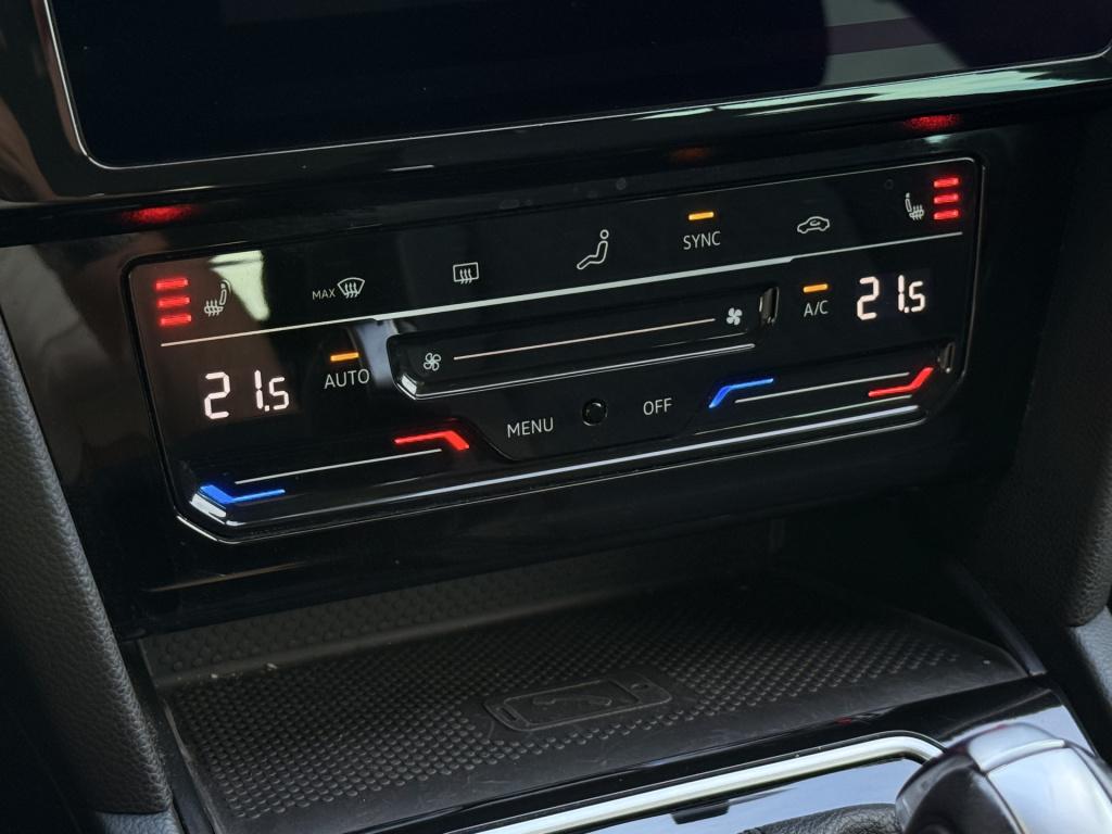 Volkswagen Passat variant 1.5 tsi business | electrische trekhaak | acc | m