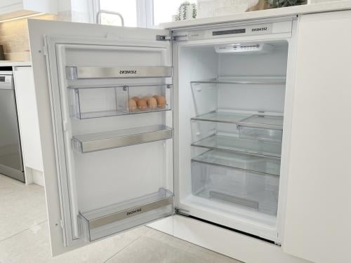 Siemens A++ klasse inbouw koelkast KI18RA65  87x54 cm. ZGAN