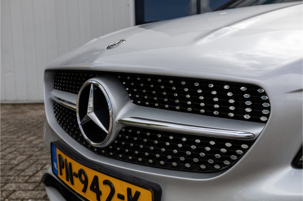 Mercedes-Benz Cla shooting brake 180 business solution amg ✅cam✅trekhaak✅na