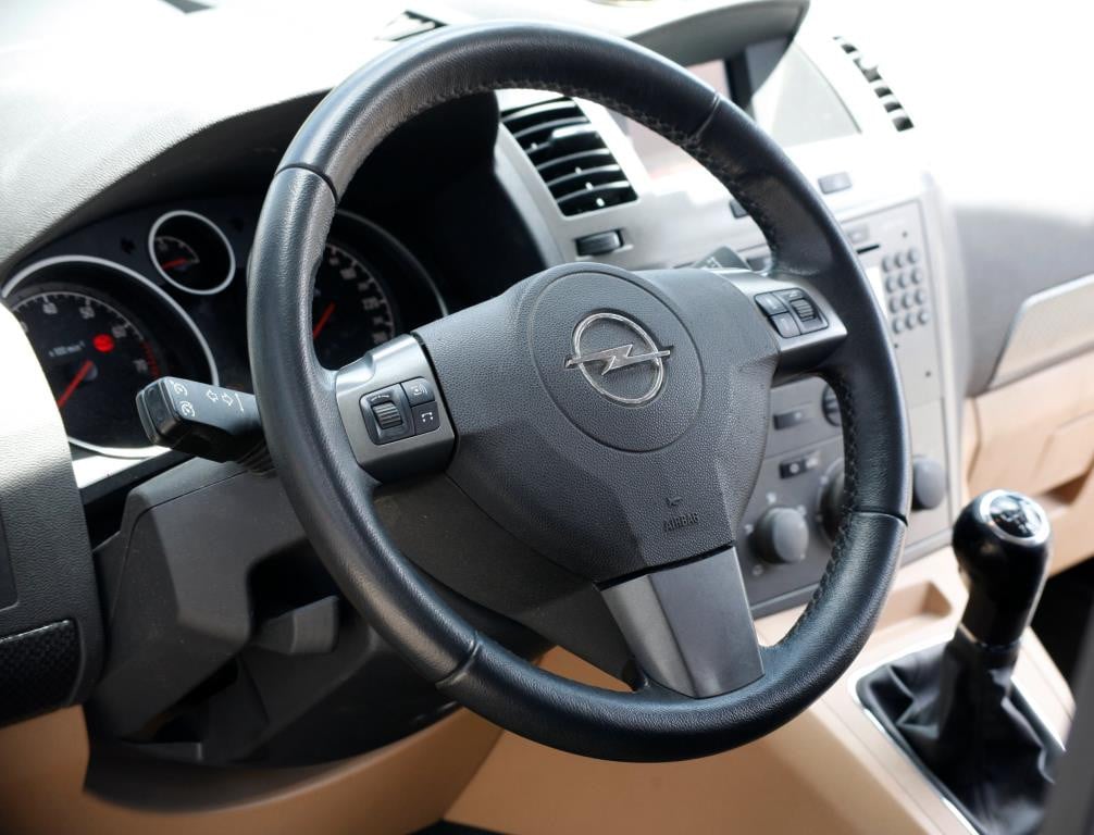 Opel Zafira 2.2 executive