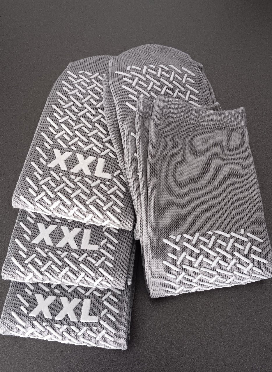 WIJDE ANTISLIP SOKKEN /ook wel ZIEKENHUISSOKKEN /LEKKER WARM VOOR DE WINTER