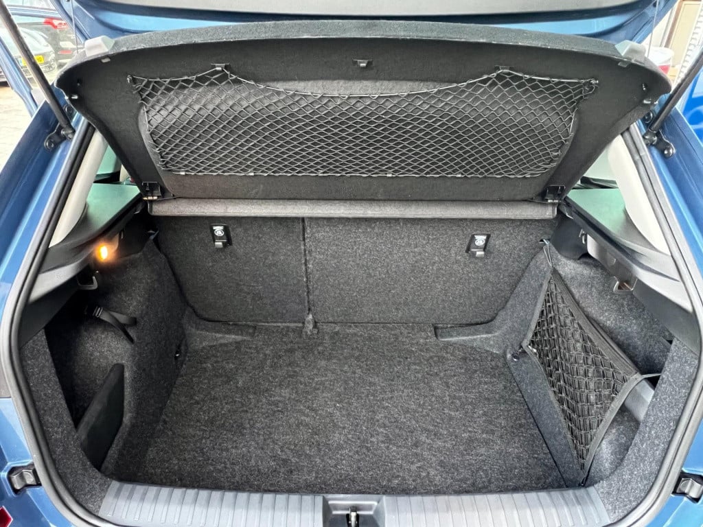 Skoda Kamiq 1.5 tsi act business edition, 150 pk, achteruitrijcamera enz...