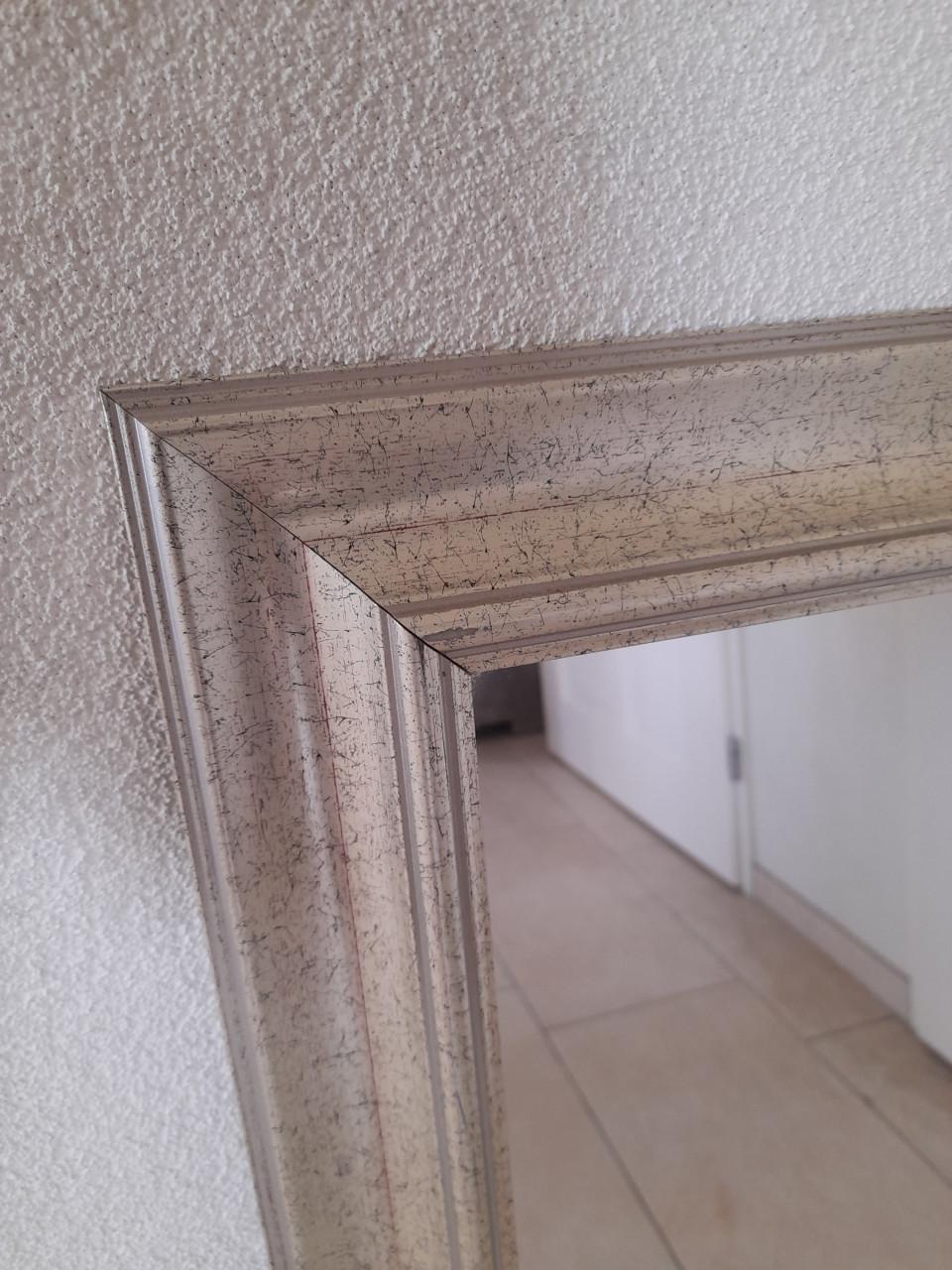 Mooie spiegel 62,5 x 92,5 ( in goede staat )