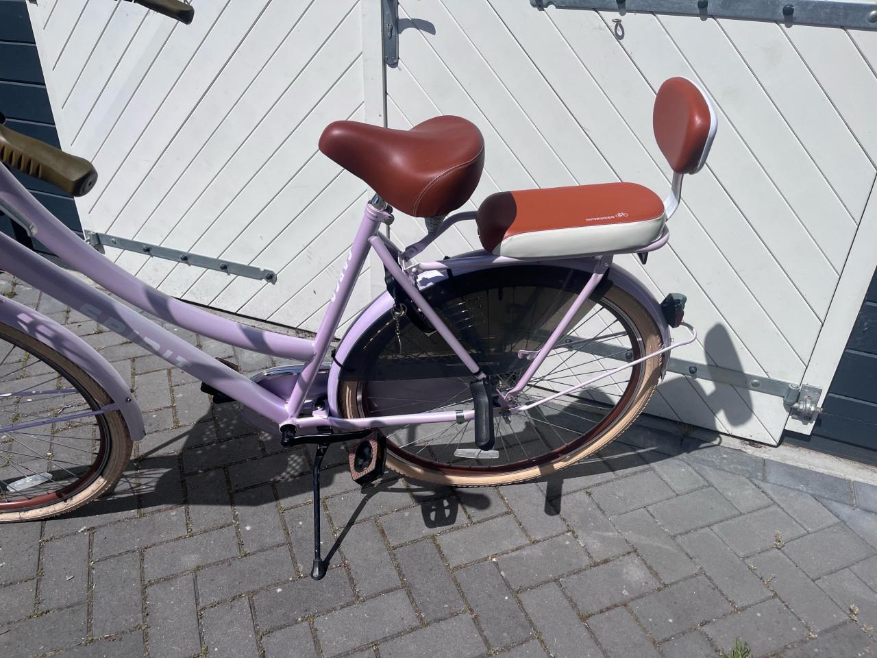 Bijna nieuwe lila mama fiets