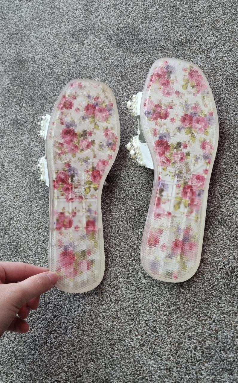 Nieuwe dames slipper maat 41