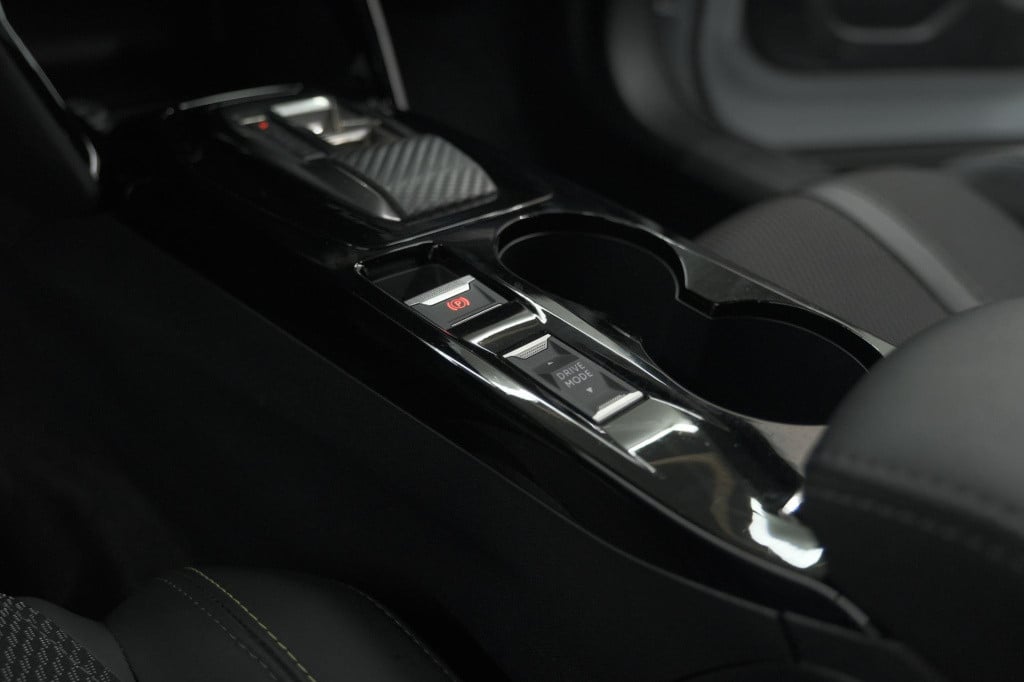 Peugeot 2008 puretech 130 eat8 gt | camera | apple carplay | parkeersensore