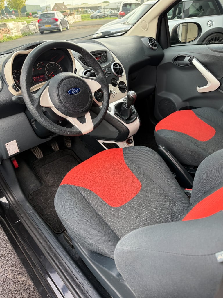 Ford KA 1.2 - titanium - airco