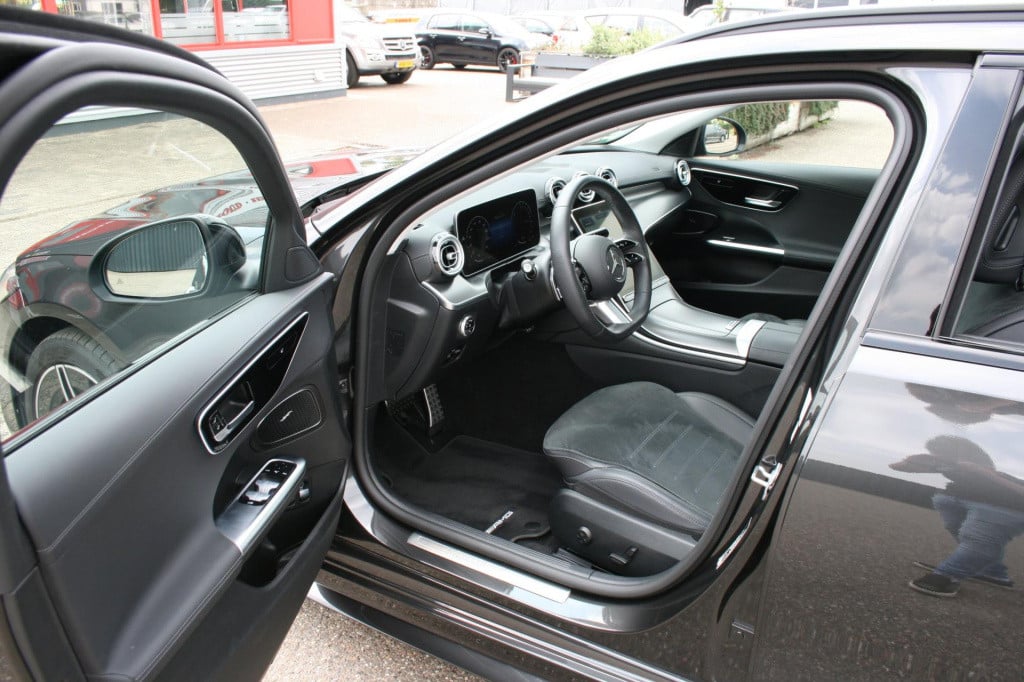 Mercedes-Benz C-Klasse estate 300 e amg line