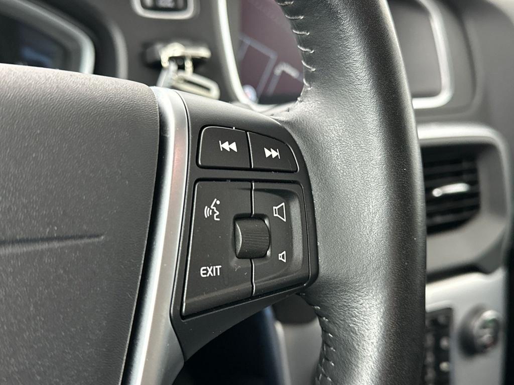 Volvo V40 2.0 t3 nordic+ | standkachel | stoelverwarming | cruise control |