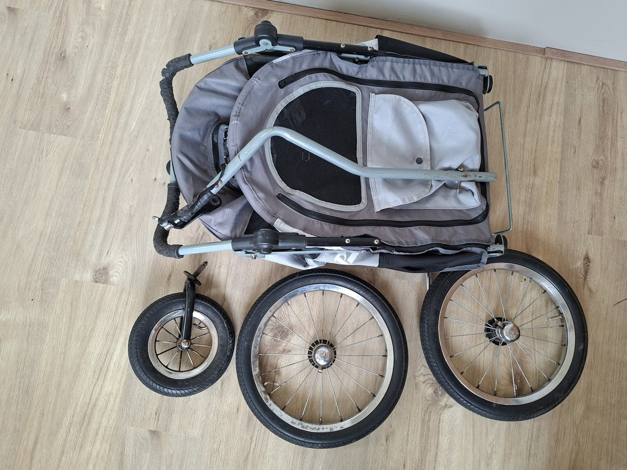 Hondenfietkar