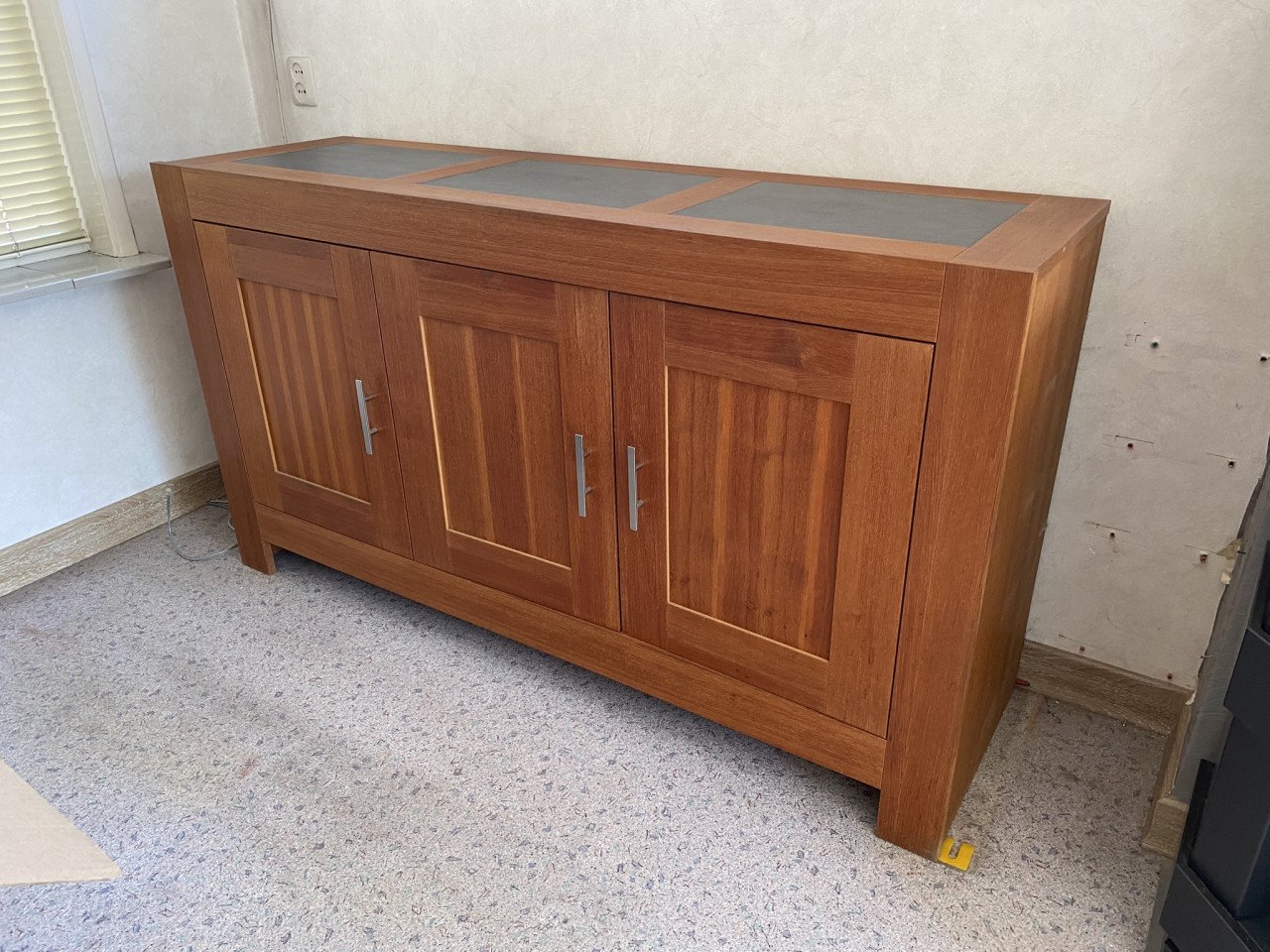 2 dressoirkasten te koop