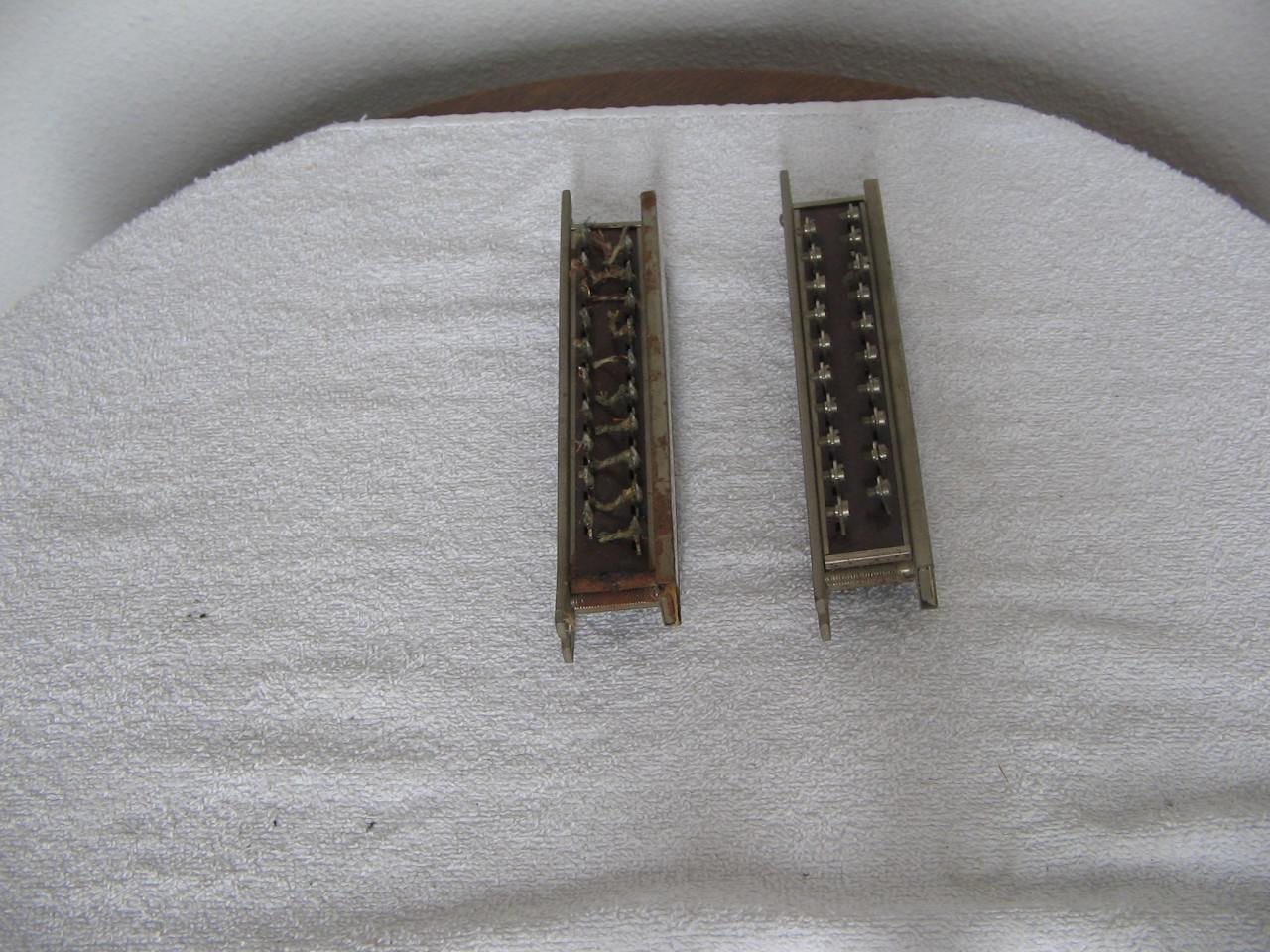 Telefoon aansluitblok NF 04390 twee stuks.