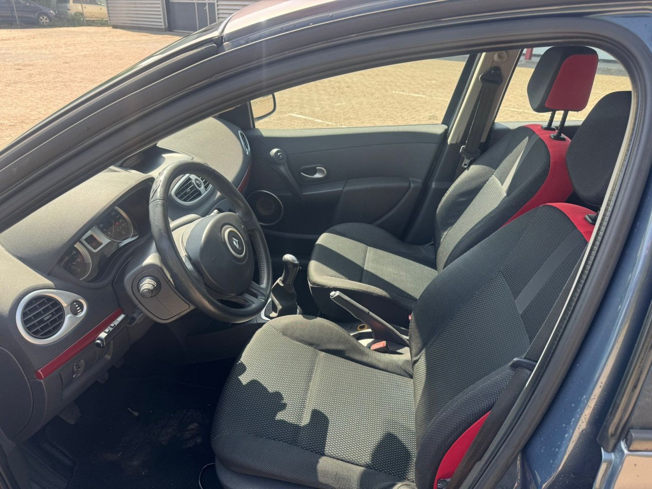 Renault clio bj 2008 1900 euro