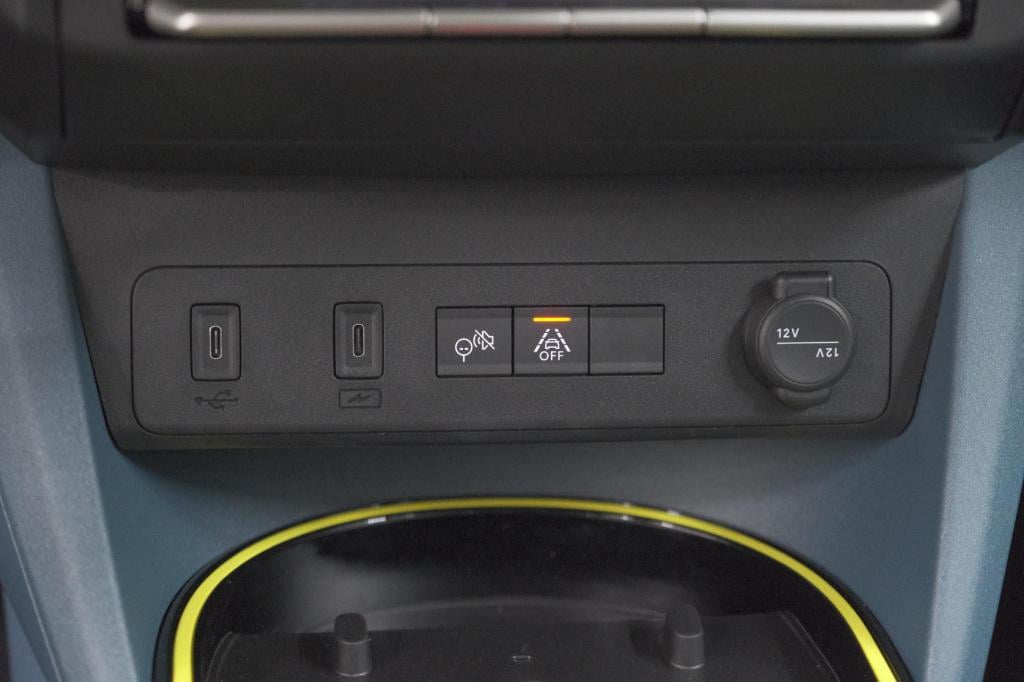 Fiat Grande Panda e la prima 7 kw 44 kwh | 1 fase | camera | navigatie | pa