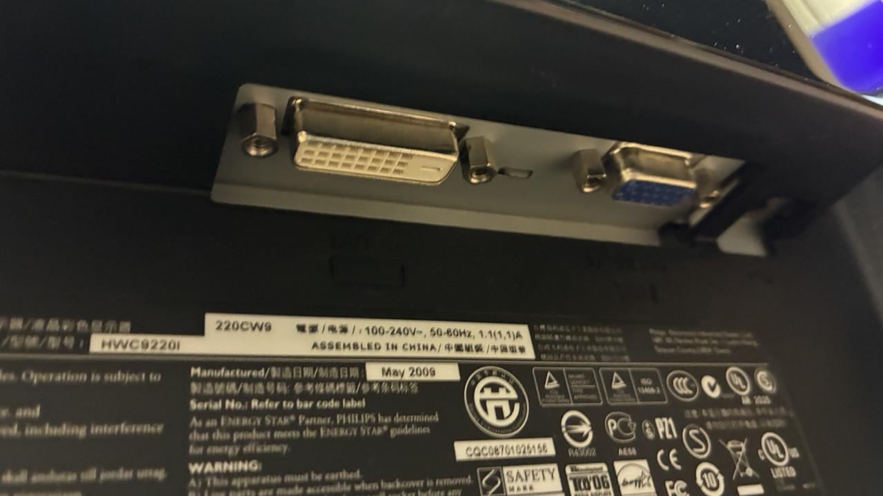 2x Philips 22 inch monitoren - type 220CW