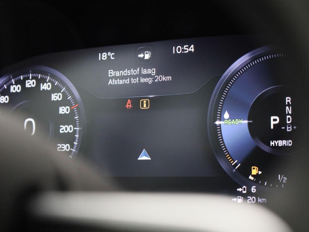 Volvo XC40 1.5 t4 recharge inscription expression | automaat | apple carpla