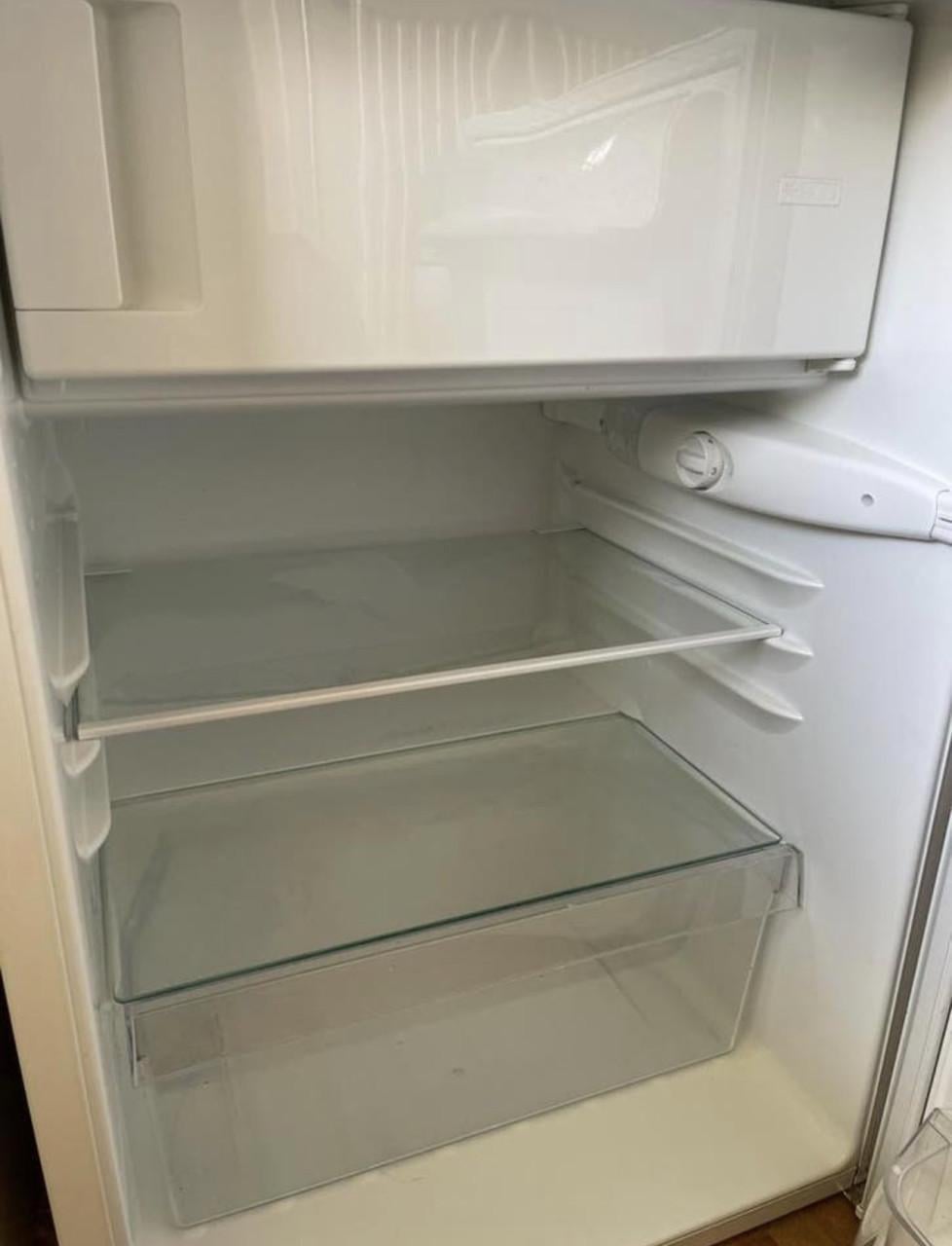 Tafelmodel Koelkast met vriesvak 85x60 cm. Energielabel A+