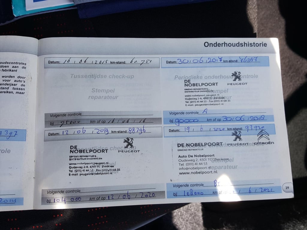 Peugeot 107 1.0 12v 5d 2-tronic automaat airco | lm-velgen | radio met cd-s