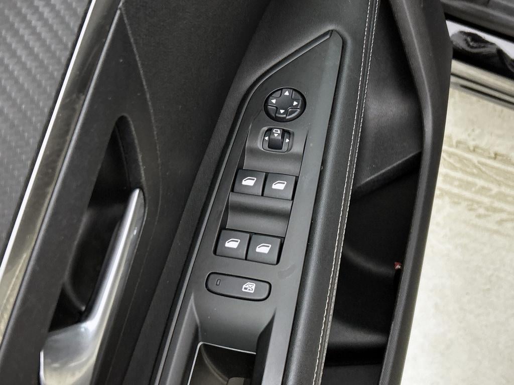 Peugeot 3008 1.2 puretech allure limited automaat | navigatie | grip contro