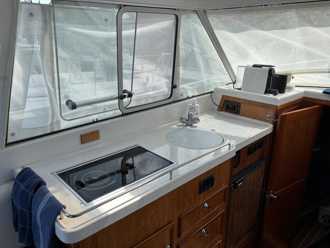 Mooie gezinsmotorboot (Marex 280 Holiday)