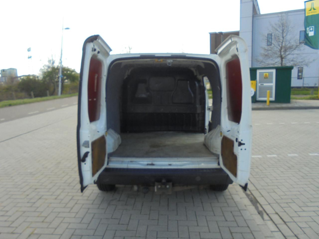 Transit Connect T220s 1.8TDdi bouwjaar 2006  N.A.P Apk nieuw bij aflevering