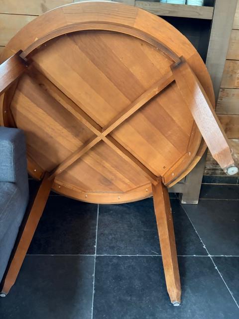 Ronde massief grenenhouten tafel