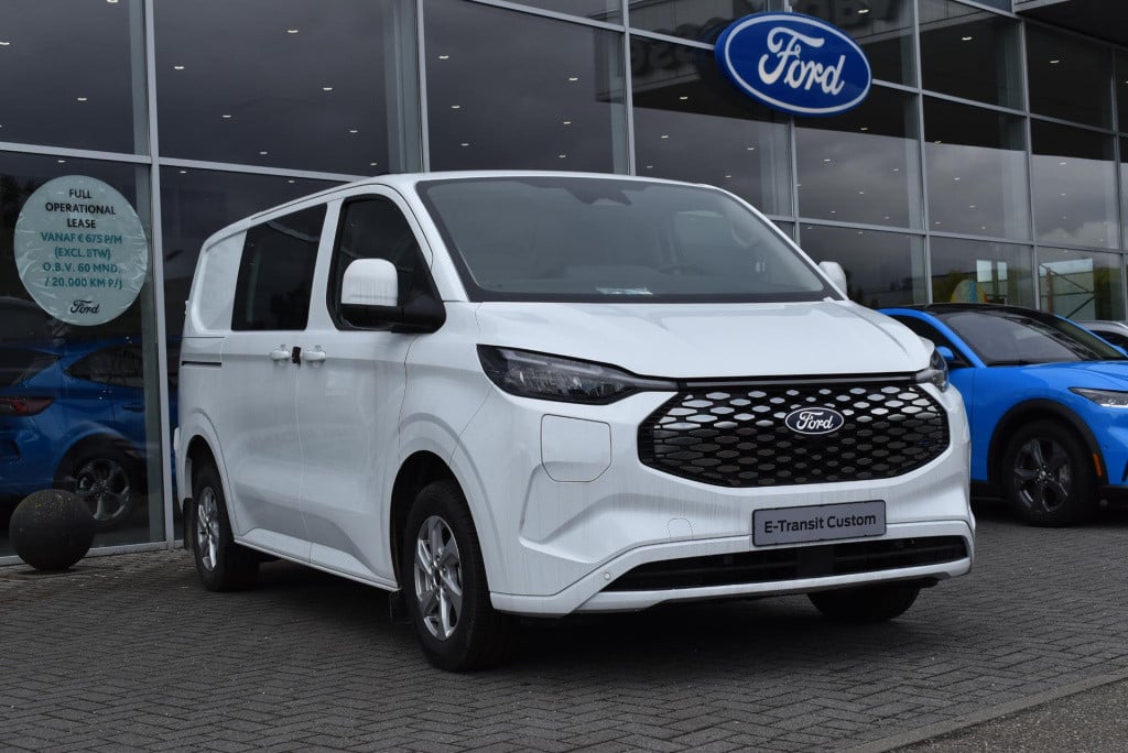 Ford E-transit cust. 320 l1h1 limited 65 kwh | uit voorraad leverbaar! | fr