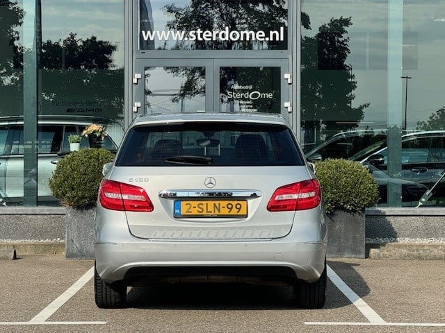 Mercedes-Benz B-Klasse 180 ambition l leder twin l airco l becker map pilot