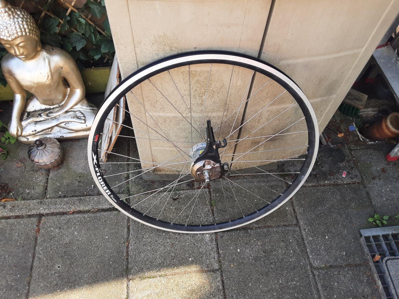 28 inch shimano nexus voorwiel, naafdynamo, rollerbrake rem
