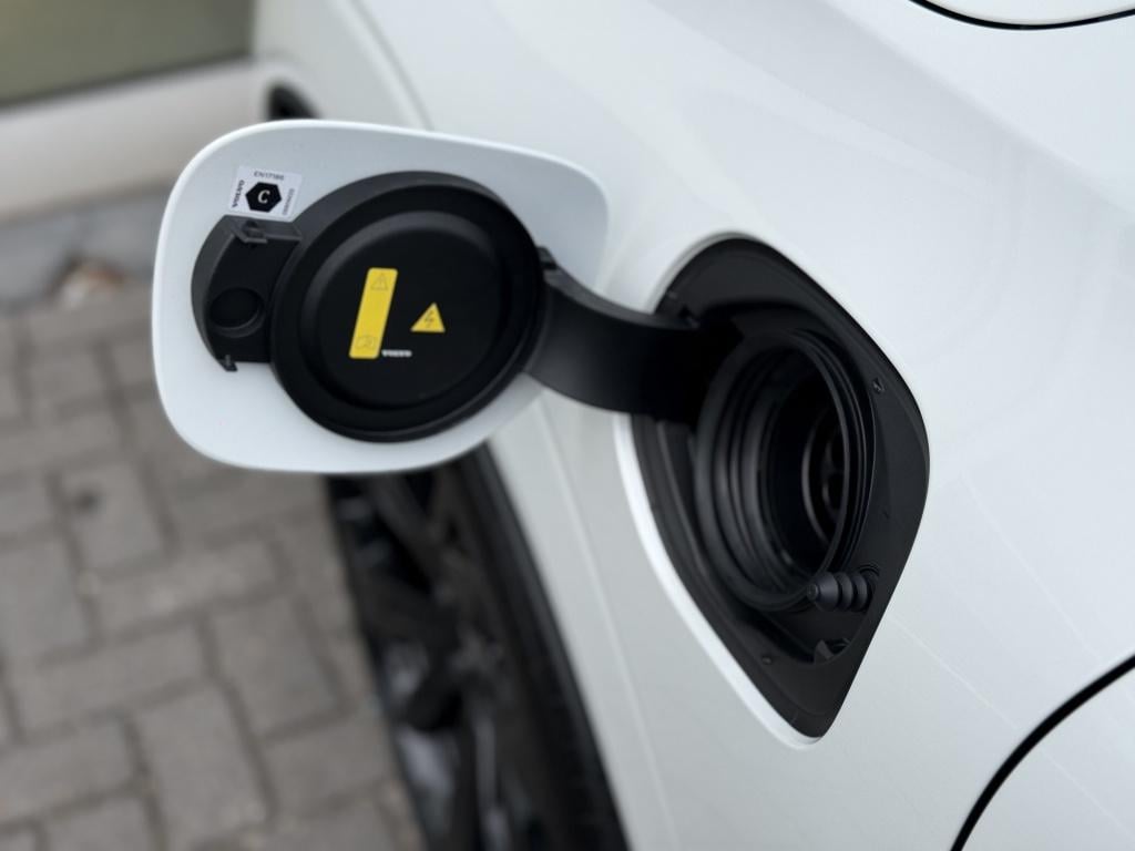 Volvo XC60 t6 398pk ultra black edition recharge| panodak| 360camera| adap.