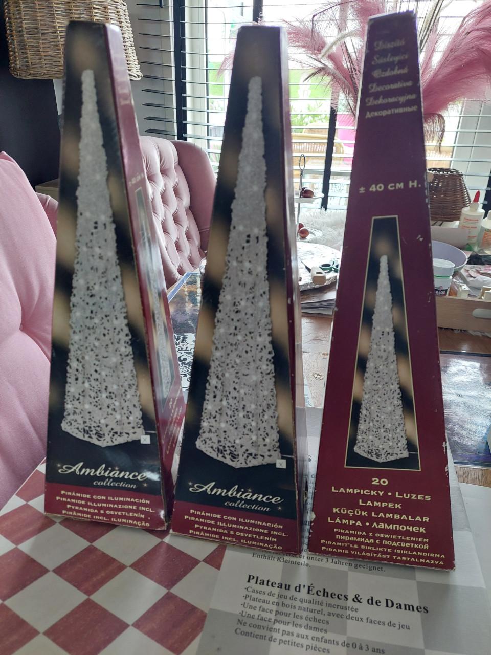3 kerst piramide met verlichting